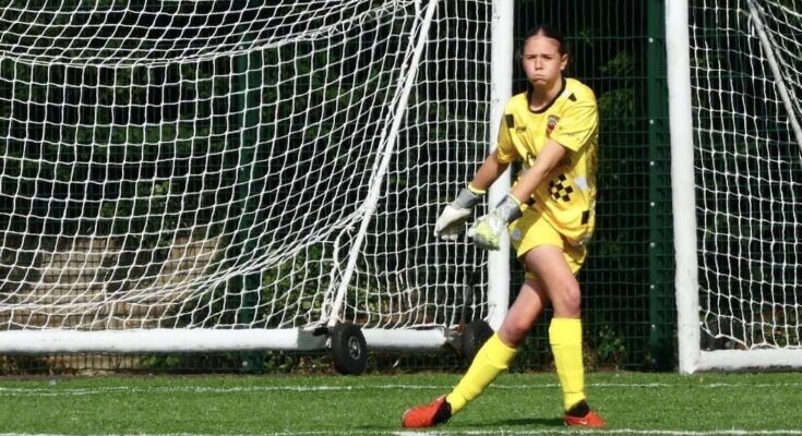 Leah Etheridge taking a goal kick.