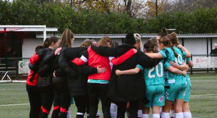 Southampton in a group huddle.