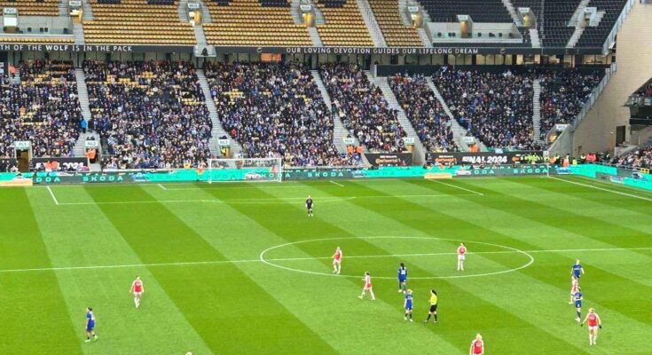 The League Cup Final between Arsenal v Chelsea at the Molineux Stadium.