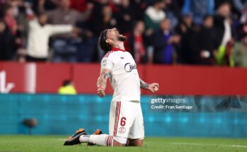 SEVILLE, SPAIN - APRIL 11: Nemanja Gudelj of Sevilla FC celebrates victory following the LaLiga EA Sports match between Sevilla FC and Atletico de Madrid at Estadio Ramon Sanchez Pizjuan on April 11, 2026 in Seville, Spain. (Photo by Fran Santiago/Getty Images)