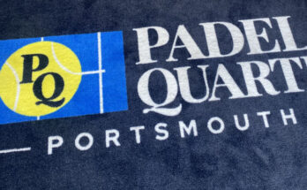 A welcome mat which says 'Padel Quarter'.